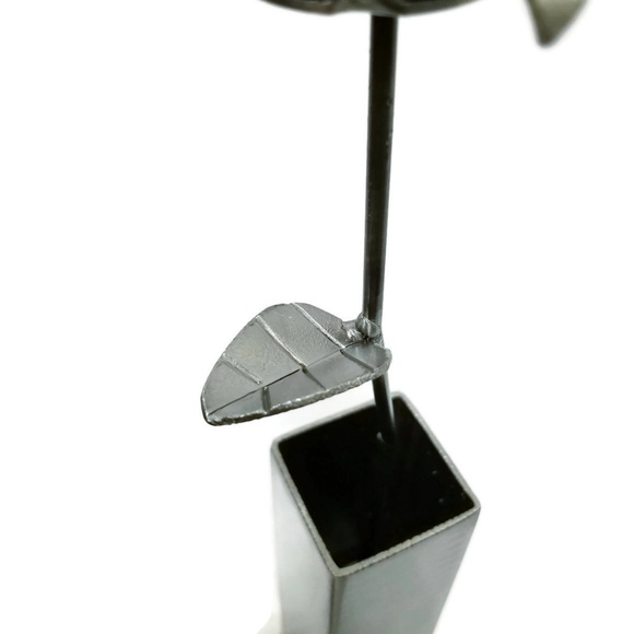 Scrap Metal Art Welded Steel Rose and Vase - Picture 6 of 8